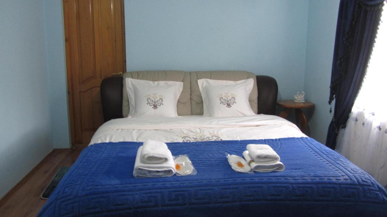 Blue Guest House Samtredia Esterno foto