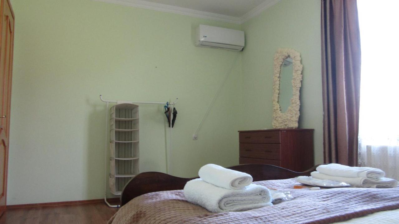 Blue Guest House Samtredia Esterno foto