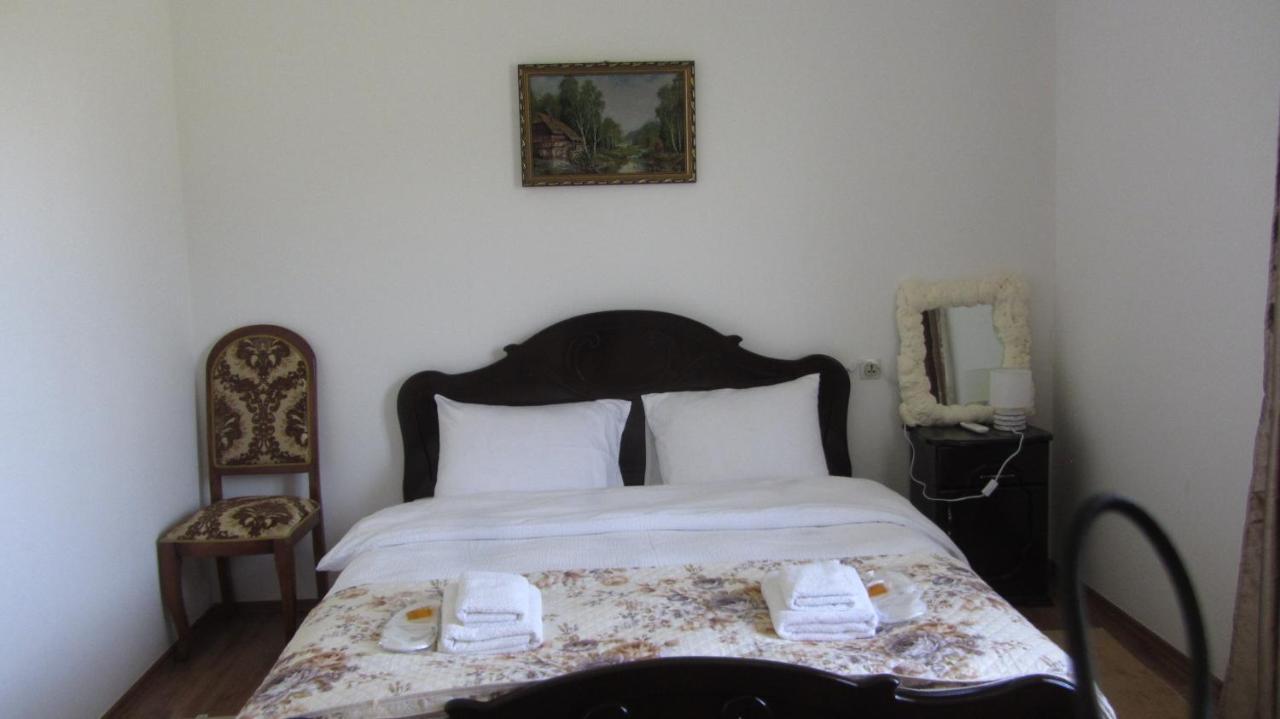 Blue Guest House Samtredia Esterno foto