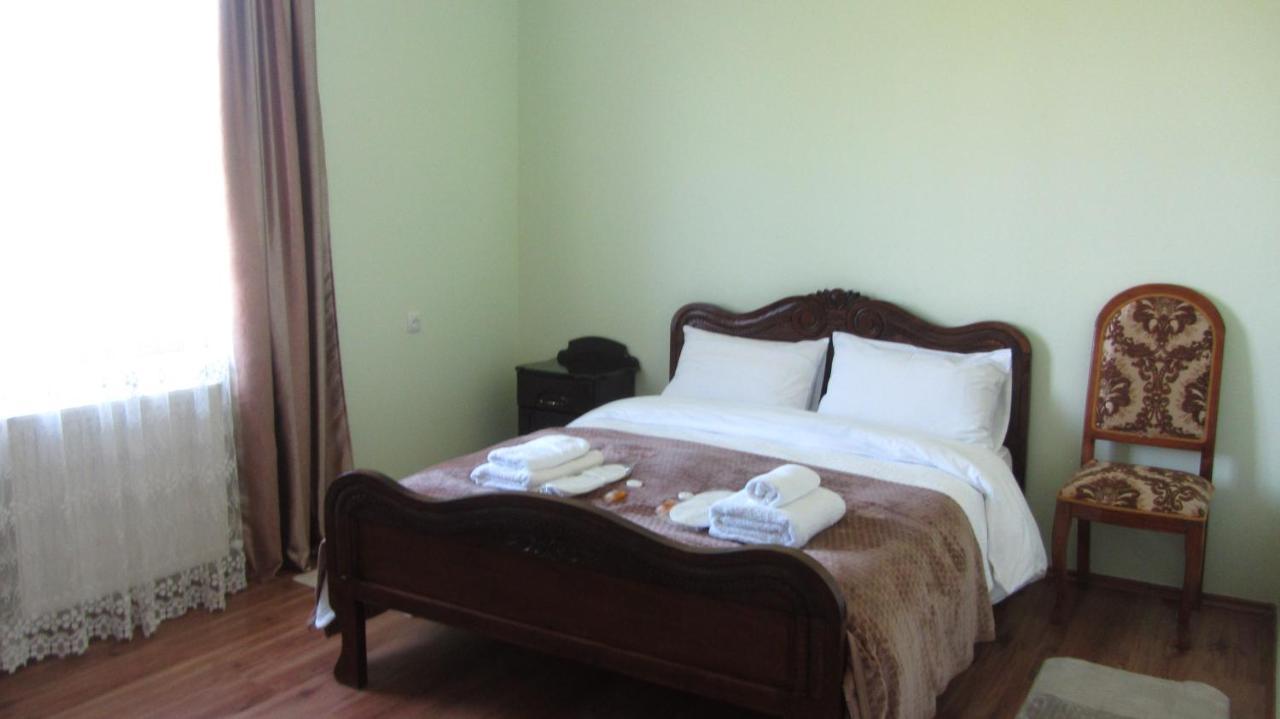 Blue Guest House Samtredia Esterno foto