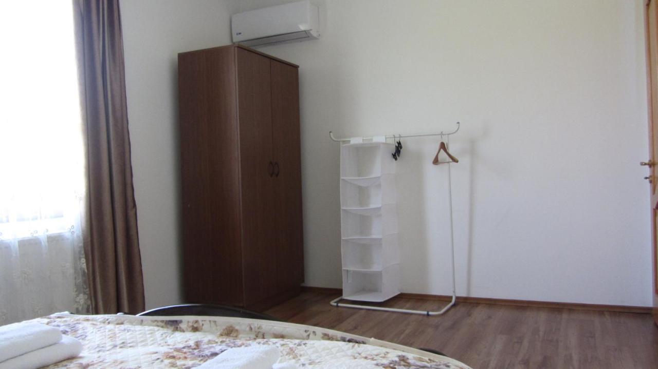 Blue Guest House Samtredia Esterno foto