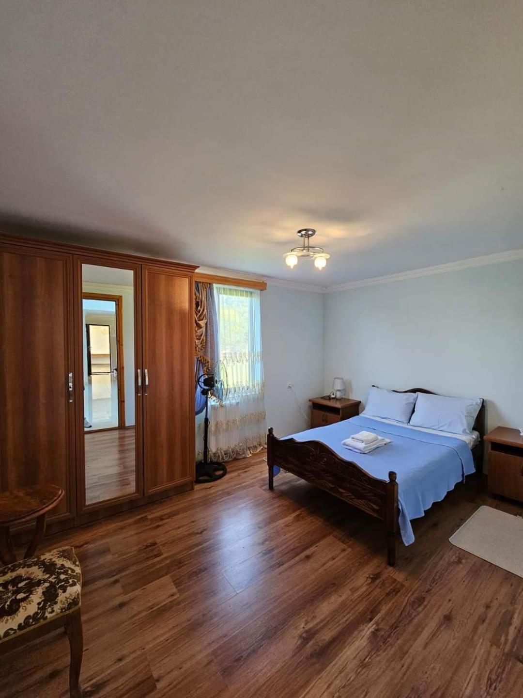 Blue Guest House Samtredia Esterno foto