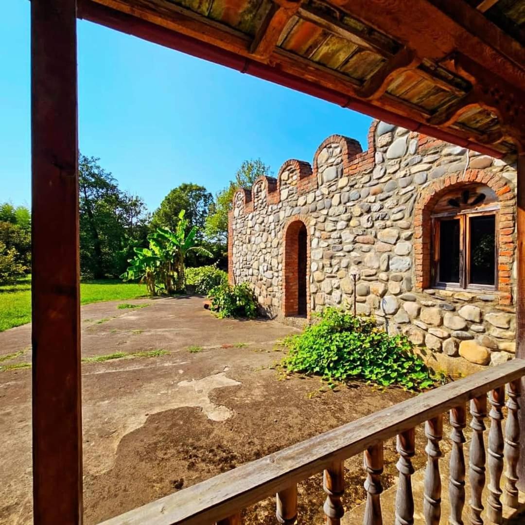 Blue Guest House Samtredia Esterno foto